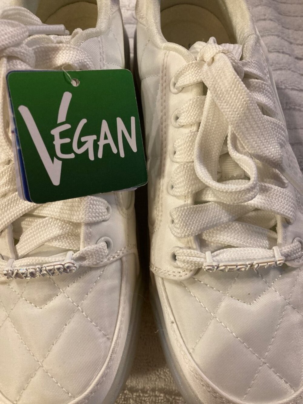 Skechers Women's Vegan Air-Cooled Memory Foam Quilted White Sneakers Size 8 New - Picture 5 of 11